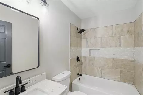 Bath - 11020 Knotty Pine Pl, Hampton, GA 30228 photo 2 of 3