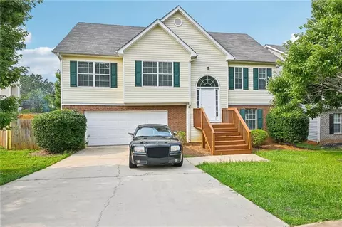 1147 Saint Phillips Ct, Locust Grove, GA 30248