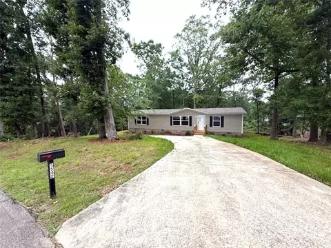 5542 Sallee Dr, Oakwood, GA 30566