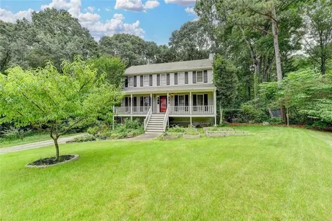 2816 Highland Park Dr, Stone Mountain, GA 30087