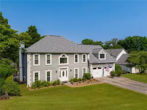 5223 Willow Ridge Dr, Woodstock, GA 30188