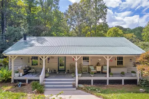 168 Silver Fox Dr, Dawsonville, GA 30534