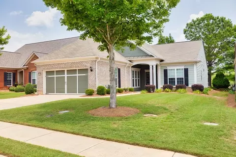 6643 Fawn Meadow Ln, Hoschton, GA 30548