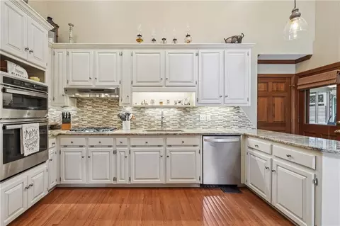 Kitchen - 2011 Sturbridge Ln, Buford, GA 30519 photo 2 of 3