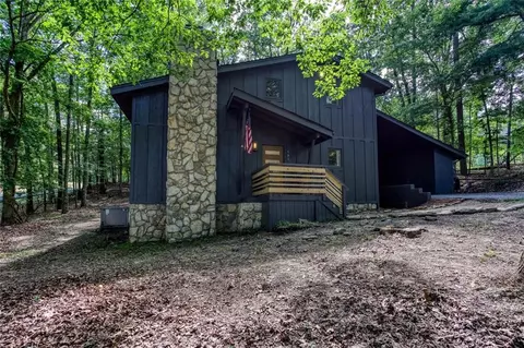 101 Pawnee St, Waleska, GA 30183