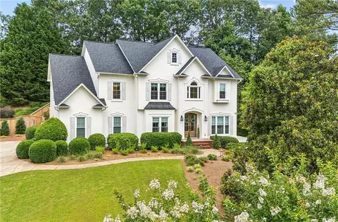 505 Woodmoore Ct, Sandy Springs, GA 30342