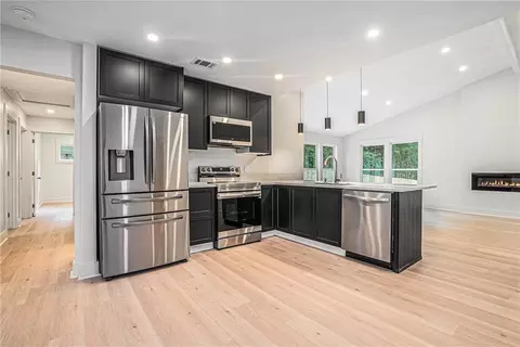 3052 Brook Dr, Decatur, GA 30033