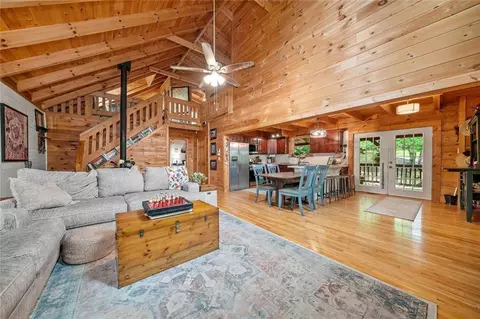 Living - 521 E Valley Rd NE, Rydal, GA 30171 photo 4 of 4