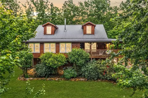 Exterior - 521 E Valley Rd NE, Rydal, GA 30171 photo 2 of 9