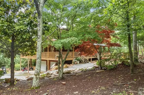 Exterior - 521 E Valley Rd NE, Rydal, GA 30171 photo 8 of 9