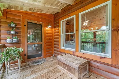 Exterior - 521 E Valley Rd NE, Rydal, GA 30171 photo 4 of 9