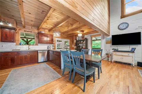 Dining - 521 E Valley Rd NE, Rydal, GA 30171 photo 1 of 2