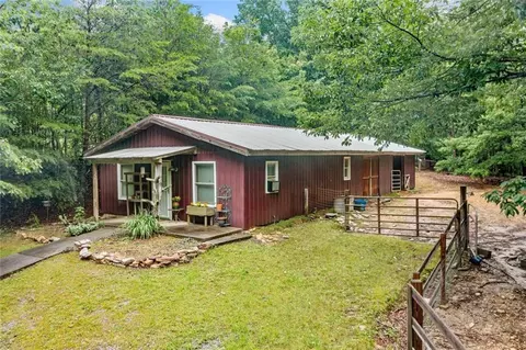 Exterior - 521 E Valley Rd NE, Rydal, GA 30171 photo 7 of 9