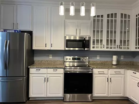 1462 Knights Trl, Stone Mountain, GA 30083