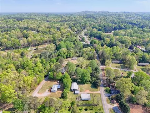 View/Area - 215 Lawrence St, Cornelia, GA 30531 photo 5 of 6