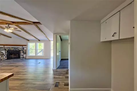 Entry Way - 215 Lawrence St, Cornelia, GA 30531 photo 3 of 5