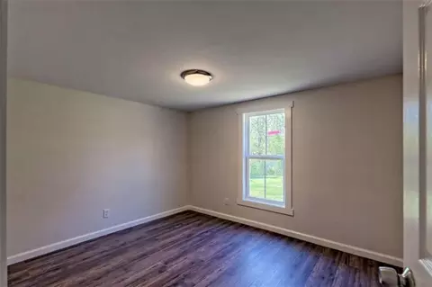 Bedroom - 215 Lawrence St, Cornelia, GA 30531 photo 5 of 8