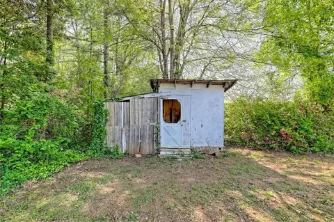 Exterior - 215 Lawrence St, Cornelia, GA 30531 photo 7 of 9