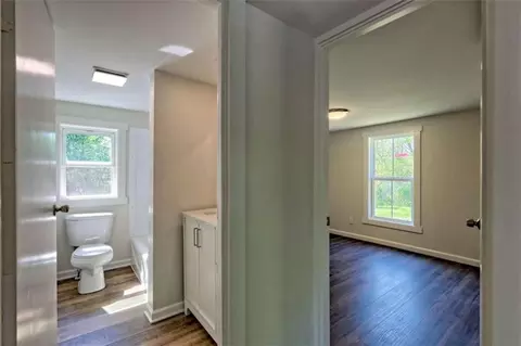Entry Way - 215 Lawrence St, Cornelia, GA 30531 photo 4 of 5