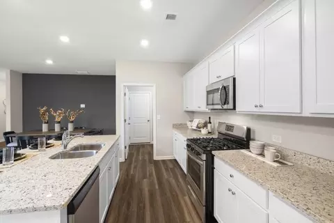Kitchen - 1240 Arnhem Dr, Hampton, GA 30228 photo 4 of 4