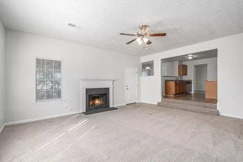 Living - 625 Compton Ln, Mcdonough, GA 30253 photo 4 of 5