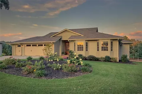 502 Cottage Crest Dr, Clarkesville, GA 30523