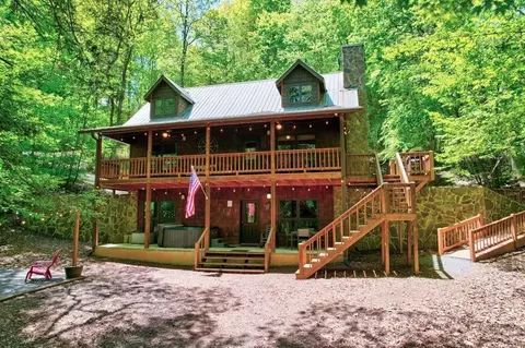 56 Laurel Dr, Blue Ridge, GA 30513