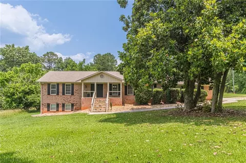7928 S Giles Rd, Douglasville, GA 30135