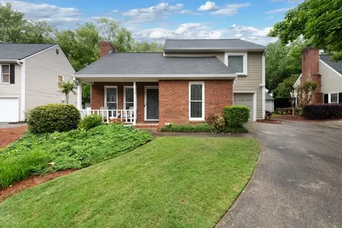 303 Roswell Green Ln, Roswell, GA 30075