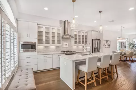 4202 Deming Cir, Sandy Springs, GA 30342