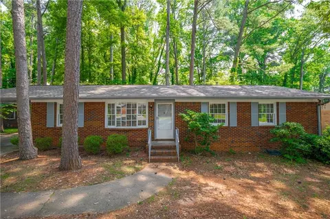 1671 Drayton Woods Dr, Tucker, GA 30084