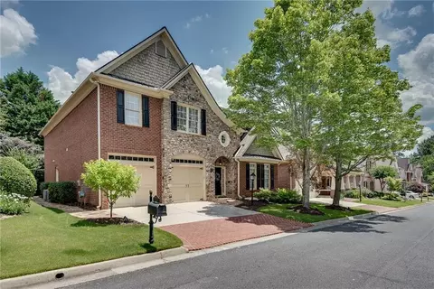 255 Wembley Cir, Atlanta, GA 30328