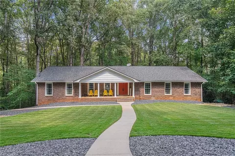 1310 Chilton Woods Rd, Rutledge, GA 30663