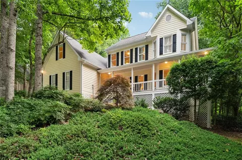 2722 Brookhaven Ln, Buford, GA 30518