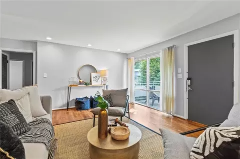 3048 Briarcliff Rd NE #8, Atlanta, GA 30329