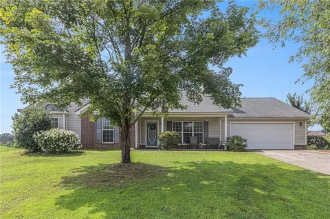 194 Persimmon Dr, Jefferson, GA 30549