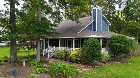 233 Oakridge Dr SE, Cartersville, GA 30121