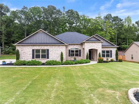 190 River Glen Dr, Jefferson, GA 30549