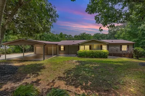 219 Forest Lake Rd, Pendergrass, GA 30567