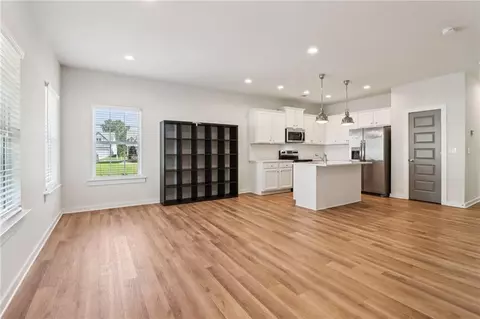 Living - 480 Oconner Blvd, Athens, GA 30607 photo 1 of 7