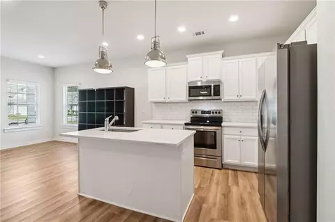 Kitchen - 480 Oconner Blvd, Athens, GA 30607 photo 3 of 3