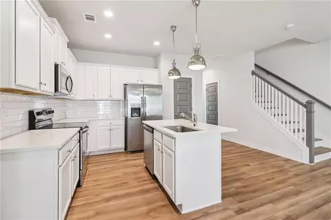 Kitchen - 480 Oconner Blvd, Athens, GA 30607 photo 2 of 3