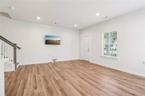 Living - 480 Oconner Blvd, Athens, GA 30607 photo 3 of 7