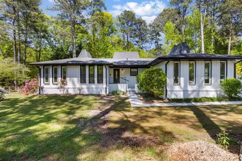 888 Old Tucker Rd, Stone Mountain, GA 30087