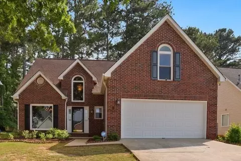 64 Harbour Lake Dr, Fayetteville, GA 30215