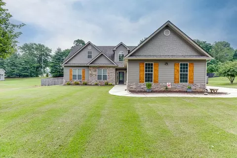 63 Emma Ln, Winder, GA 30680