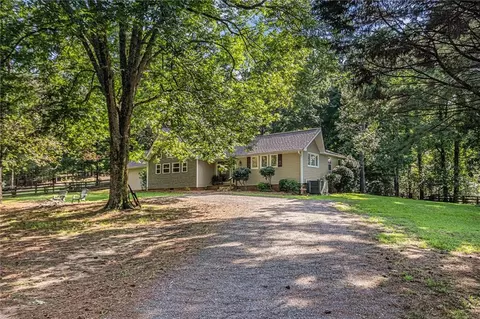 1281 Lawrence Rd, Molena, GA 30258