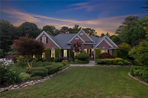 1005 Cromwell Cv, Snellville, GA 30078