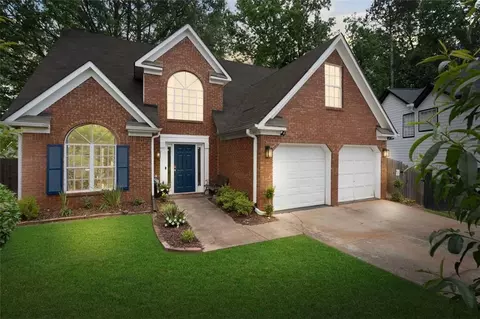 565 Saint James Ct, Lawrenceville, GA 30044