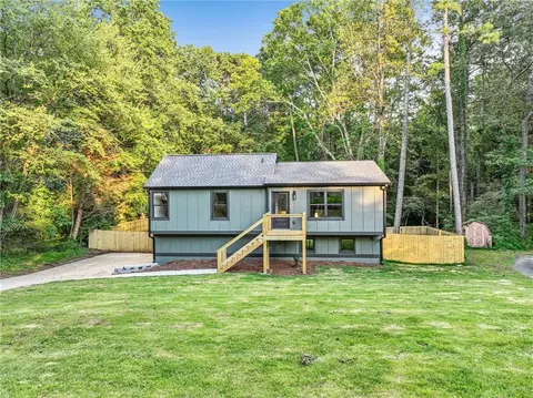 256 Sharney Ln NE, Kennesaw, GA 30144